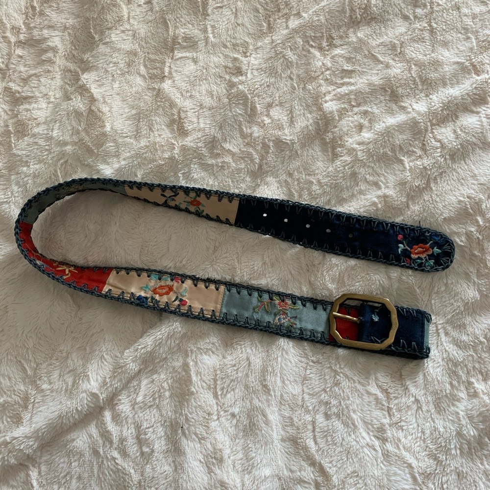 LUCKY BELT